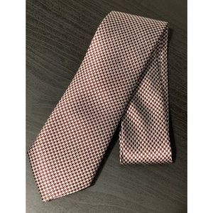 Sleek Gray and Maroon Tie